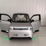 Enclosed three-seater electric mobility scooter four wheels – RoadMaster X-1200